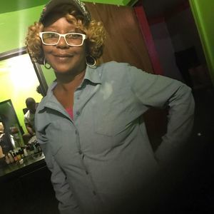 Meet your Posher, Zina